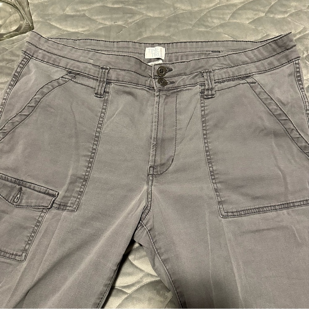 TIME AND TRU WOMEN’S CARGO PANTS